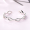 Anillo Geométrico Hueco de Bordes Finos