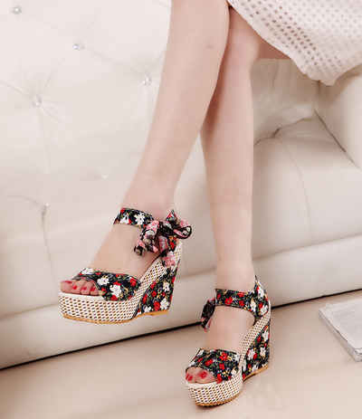 Sandalias Cuña Sexy con Red Abierta - Calzado de Moda Primavera Verano 2021 - Image 6