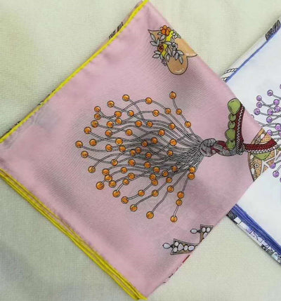 Pañuelo de Seda Estampado Fucsia - Image 18