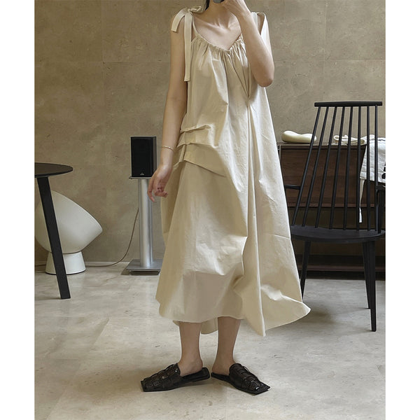 Vestido Ajustable con Diseño Asimétrico y Cordones