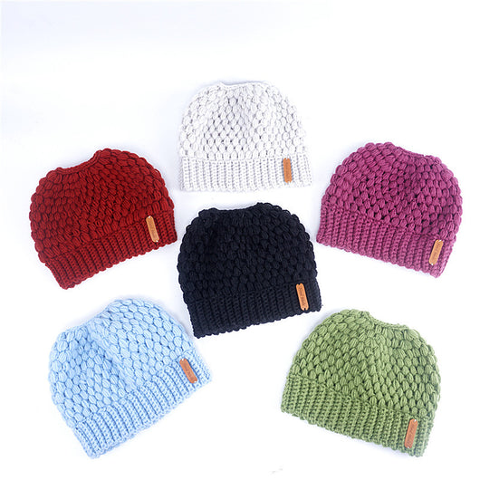 Gorro de Invierno Tejido con Agujero para Coleta - Diseño Europeo Elegante - Image 5