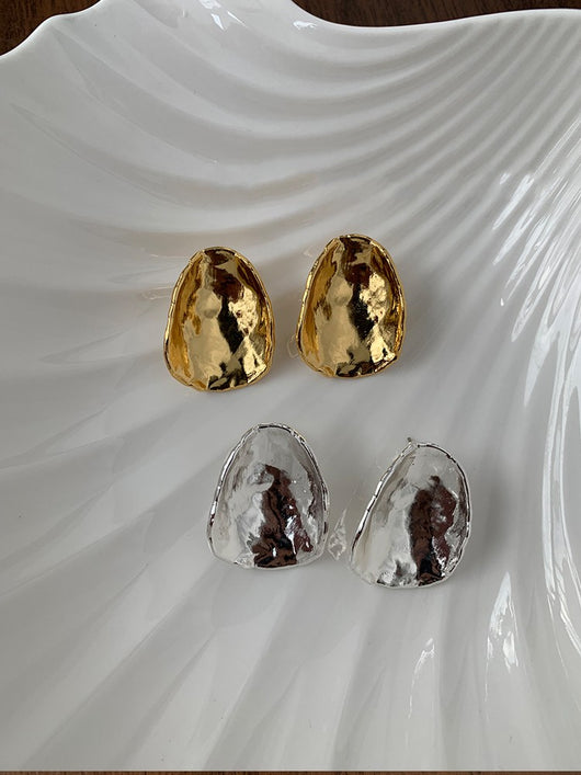 Aretes Asimétricos con Diseño Facial Irregular - Image 4