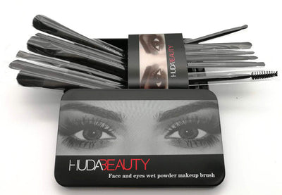 Set de 12 Brochas de Maquillaje Profesional en Caja de Metal - Image 6
