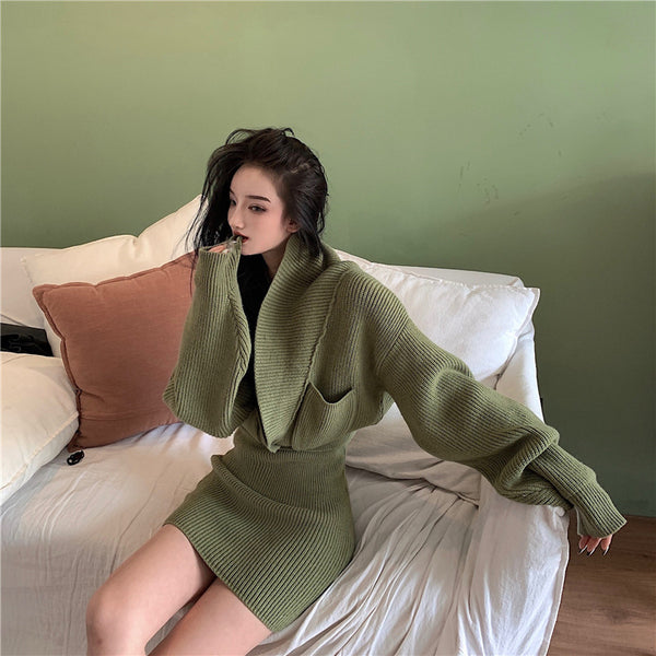 Conjunto Elegante: Chaqueta Suéter + Falda a Juego