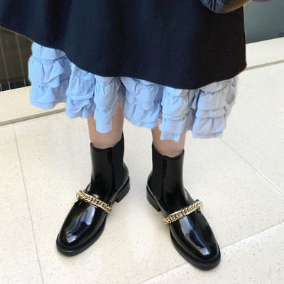 Botas Mujer Tacón Medio con Cadena Metálica y Punta Redonda - Image 4
