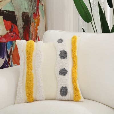 Almohada de Algodón con Bordado Artesanal - Image 9