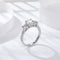 Anillo de Mujer en Oro 18K con Moissanita Engarzada