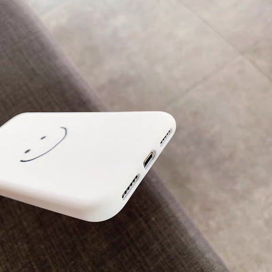Funda para celular con diseño sonriente y personalidad única - Image 3