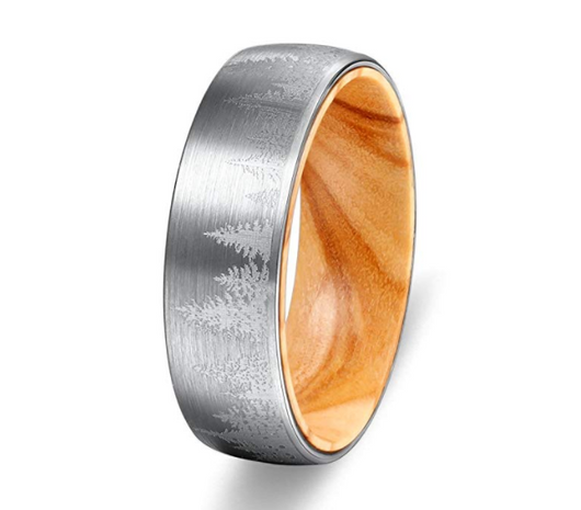 Anillo de Tungsteno Pulido con Incrustación de Madera de Pino