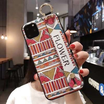 Funda para iPhone con Correa de Muñeca y Diseño de Rosas - Image 5