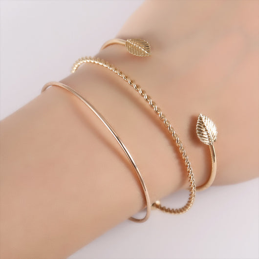 Pulsera de Tres Piezas con Hojas de Personalidad Simple