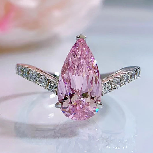 Anillo de Compromiso para Mujer Diamante Carbono Alto Diseño Elegante