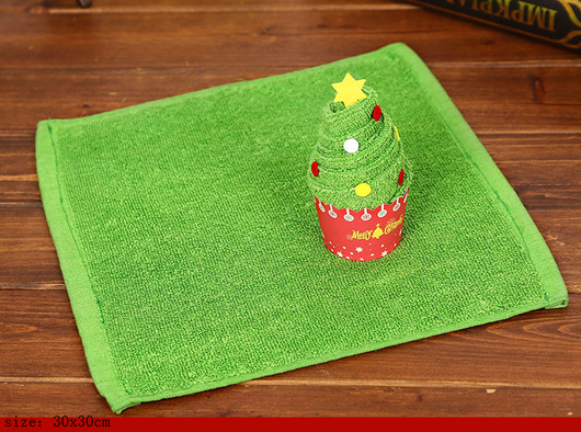 Set de Toallas Navideñas Premium en Caja de Regalo - Image 9