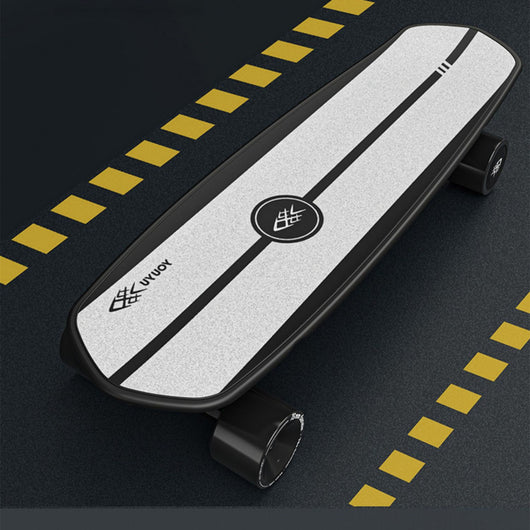 Patineta Eléctrica de Cuatro Ruedas con Doble Motor Integrado - Image 12