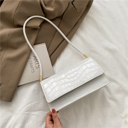Bolso Axilar de Lujo para Mujer - Diseño Trendy de Alto Nivel - Image 2