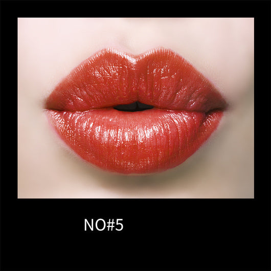 Labial Hidratante Encantador con Acabado Maquillaje - Image 5
