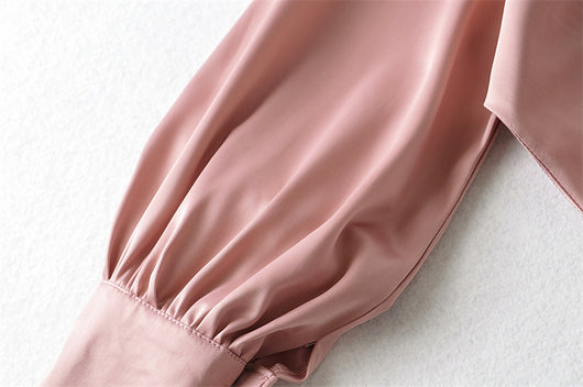 Blusa Ejecutiva con Cintura Anudada y Mangas Globo - Image 11