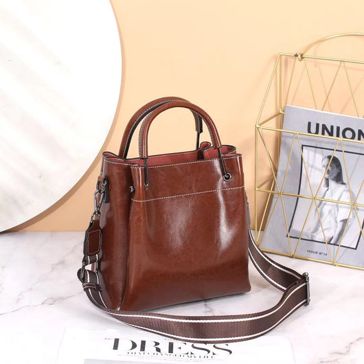 Bolso Bandolera de Cuero para Mujer - Diseño Versátil y Portátil - Image 16