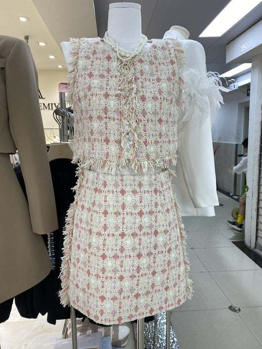 Conjunto Falda y Top Botones sin Mangas - Image 8