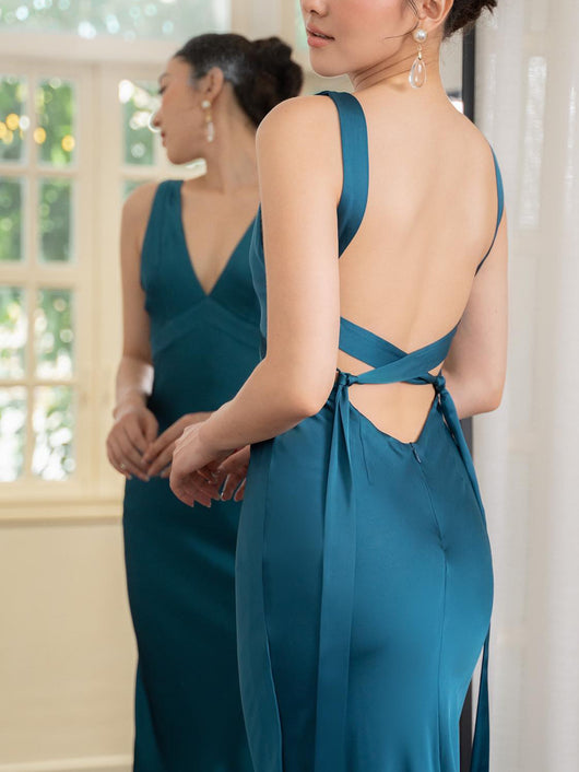 Vestido de Novia Azul Lago Escotado con Tirantes - Image 3