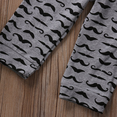 Traje Infantil Elegante con Corbatín, Bigote y Accesorios de Tres Piezas - Image 4