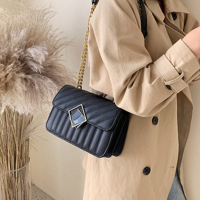 Bolso Cuadrado Pequeño con Cadena de Hombro - Image 2