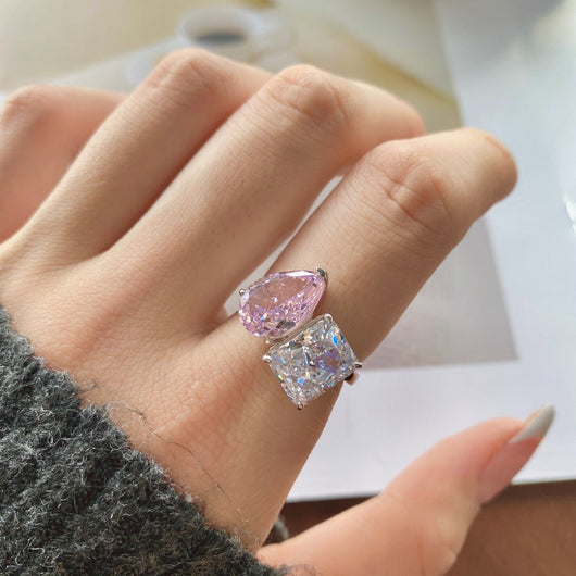 Anillo de Diamantes Bicolor con Diseño de Pera - Image 6