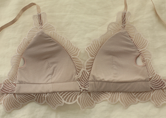 Conjunto de Lencería Francesa Satinada sin Costuras - Comodidad y Elegancia - Image 10
