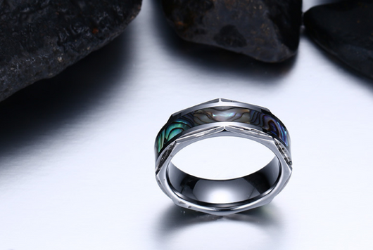 Anillo de Acero Tungsteno con Diseño de Concha - Image 3