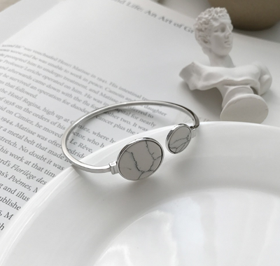 Pulsera de Pino Blanco Redonda - Accesorio de Moda Versátil - Image 3