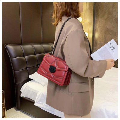 Bolso de Hombro Cuadrado Pequeño con Tachuelas - Image 8