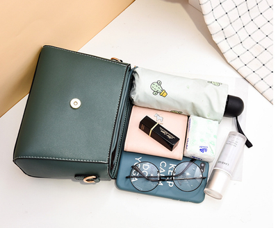 Bolso de Hombro con Cabeza de Venado y Borlas - Diseño Moderno para Mujer - Image 14