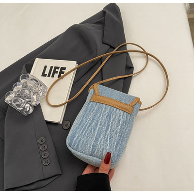 Bolsa Mensajera de Mezclilla Vertical con Botón de Cuerno para Celular Mujer - Image 26