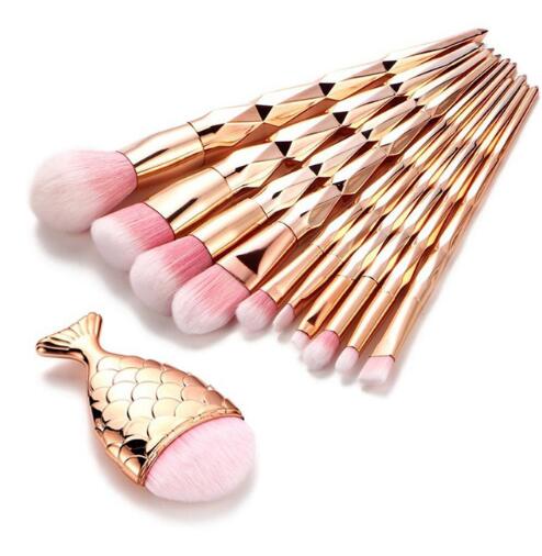 Set de 11 Brochas de Maquillaje Oro Rosa con Diseño Cola de Sirena y Arcoíris