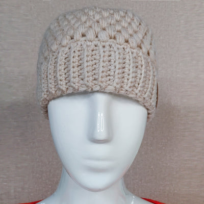 Gorro de Invierno Tejido con Agujero para Coleta - Diseño Europeo Elegante - Image 6