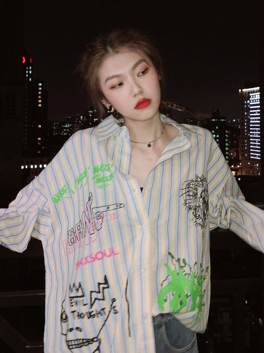 Playera con Letras Graffiti