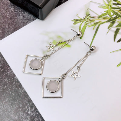 Aretes Coreanos Asimétricos con Flor de Perla y Moño - Image 35
