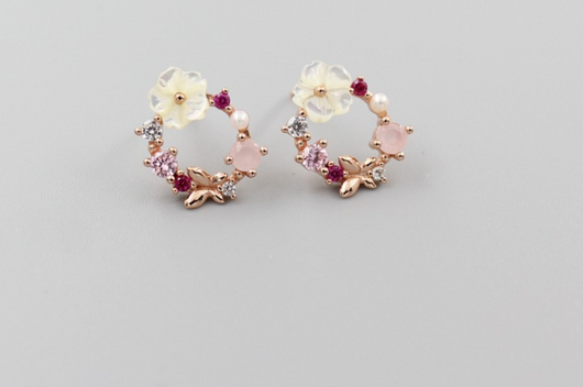 Aretes de Flores en Concha Natural