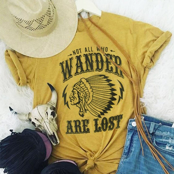 Playera Estampada con Letras Indias - Diseño Moderno de Moda