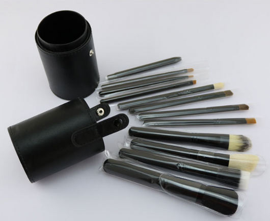 Set de 12 Brochas de Maquillaje Profesional con Estuche de Almacenamiento PU - Image 4