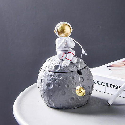 Cenicero Astronauta con Tapa - Diseño Creativo y Anti-humo - Image 4