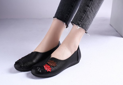 Zapatos cómodos para mamá con bordados elegantes - Image 10