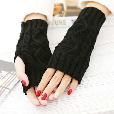 Guantes sin dedos con patrón de diamantes - Image 23