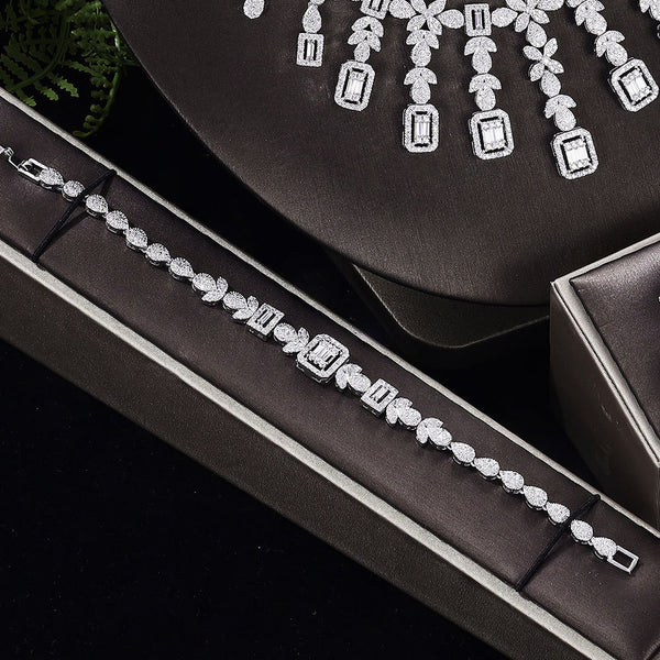 Conjunto de Joyería Zirconia: Collar, Aretes, Pulsera y Anillo