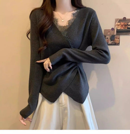 Blusa Manga Larga con Encaje Irregular y Escote en V - Image 17
