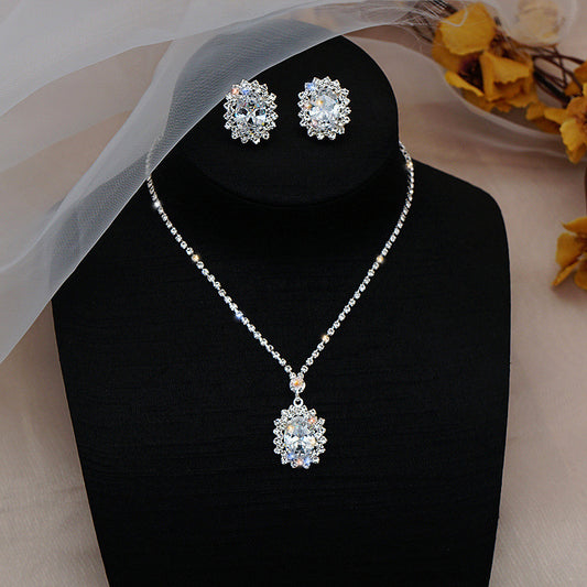 Conjunto de Collar y Aretes con Cristales de Agua Brillante y Circonitas