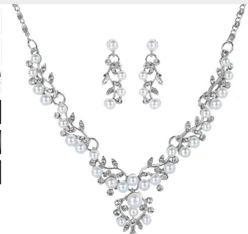 Conjunto de Joyas para Boda con Collar Declarativo de Perla Simulada y Aretes Flor - Image 2