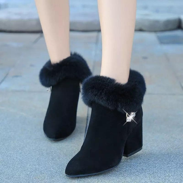 Botines Cortos con Cierre Lateral y Detalles de Strass