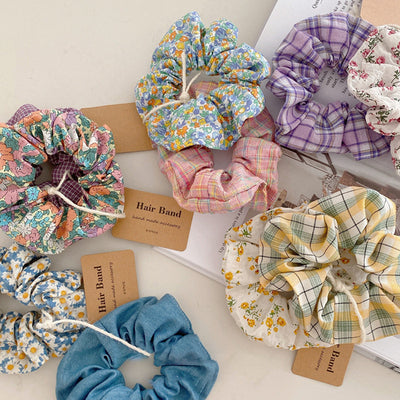 Cuerda para la Cabeza con Diseño Floral Calado