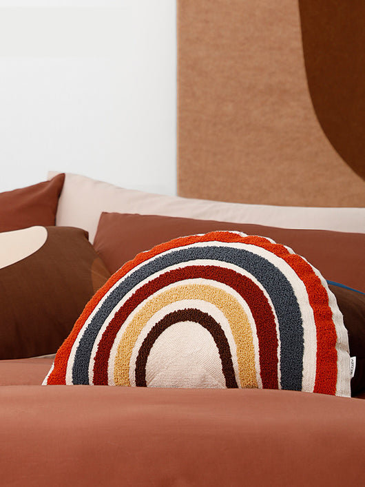 Almohada Decorativa Arcoíris con Corazón Bordado para Niña - Image 3